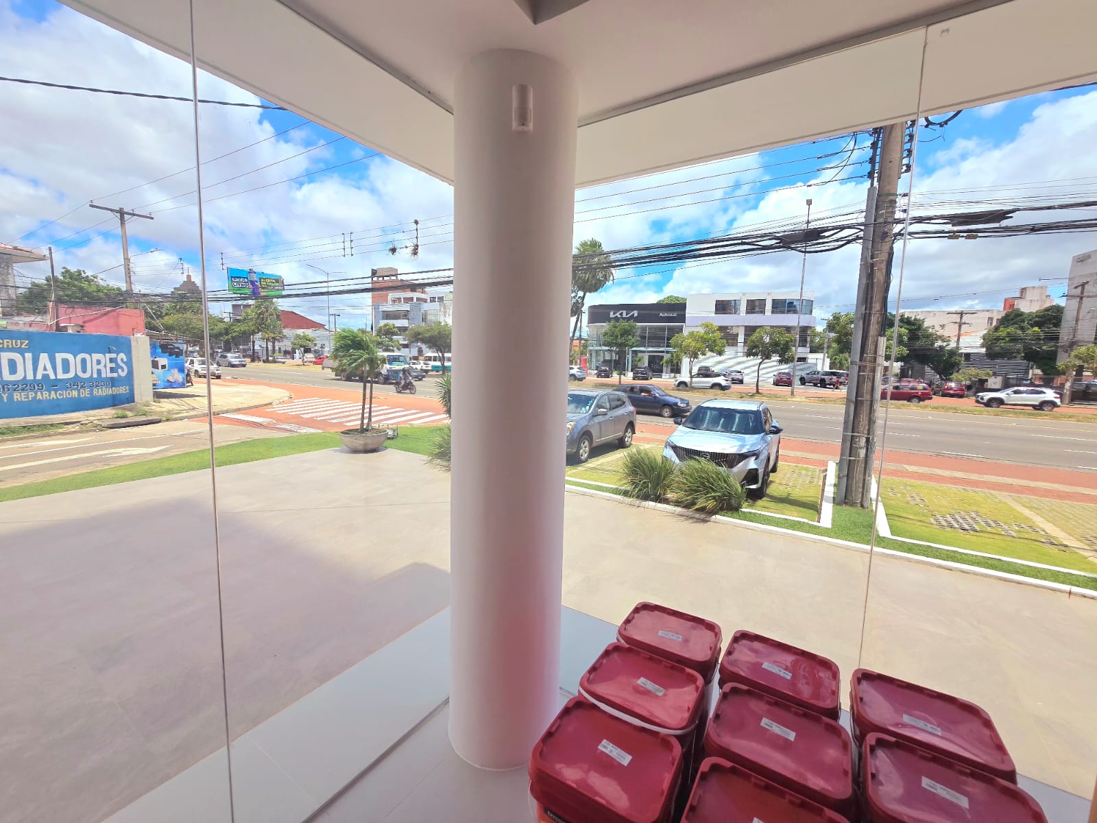LOCAL COMERCIAL EN ALQUILER SOBRE AVENIDA ZONA NORTE - INMUEBLE NUMERO 567