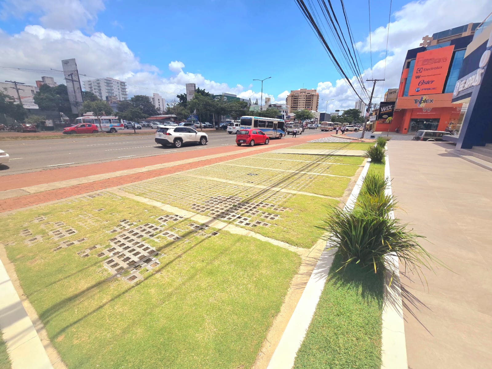 LOCAL COMERCIAL EN ALQUILER SOBRE AVENIDA ZONA NORTE - INMUEBLE NUMERO 567