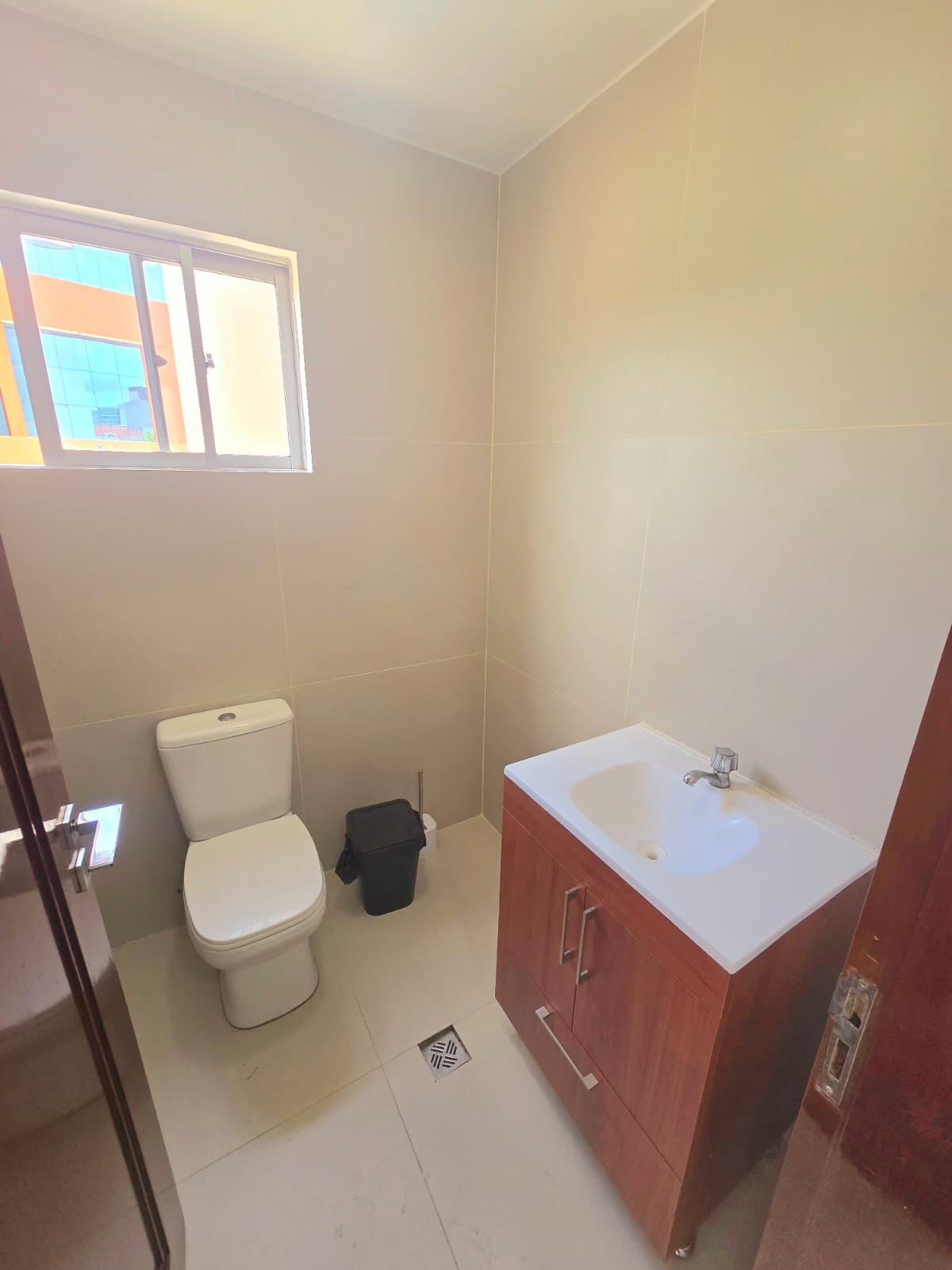 LOCAL COMERCIAL EN ALQUILER SOBRE AVENIDA ZONA NORTE - INMUEBLE NUMERO 567