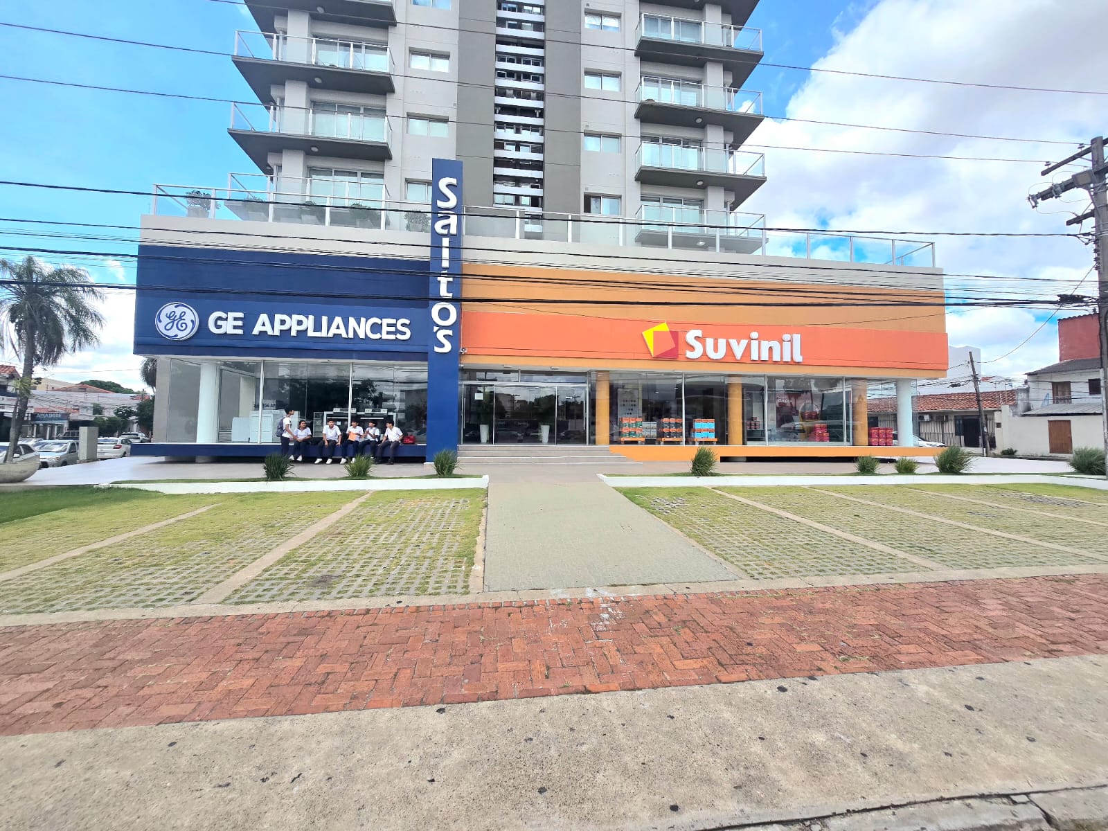 LOCAL COMERCIAL EN ALQUILER SOBRE AVENIDA ZONA NORTE - INMUEBLE NUMERO 567