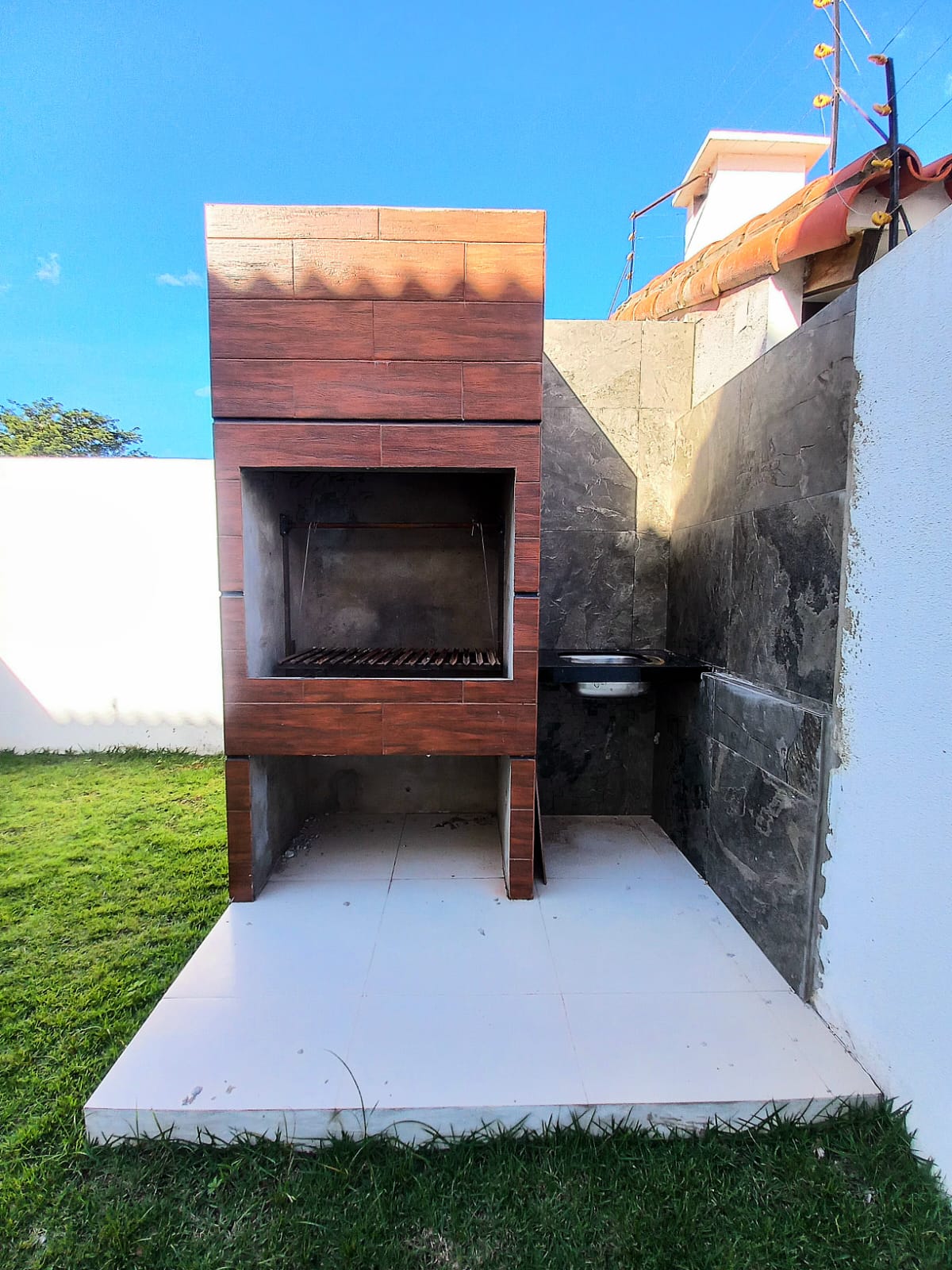 CASA EN ALQUILER DE 4 DORMITORIOS ZONA NORTE FUERA DE CONDOMINIO SIN MUEBLES - INMUEBLE NUMERO 637
