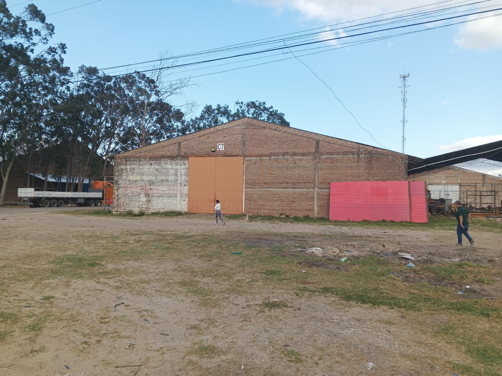 GALPON EN ALQUILER SOBRE CARRETERA AL NORTE - INMUEBLE NUMERO 96