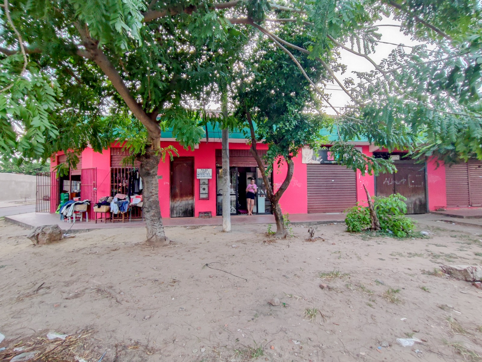 CASA EN ESQUINA EN VENTA - INMUEBLE NUMERO 117