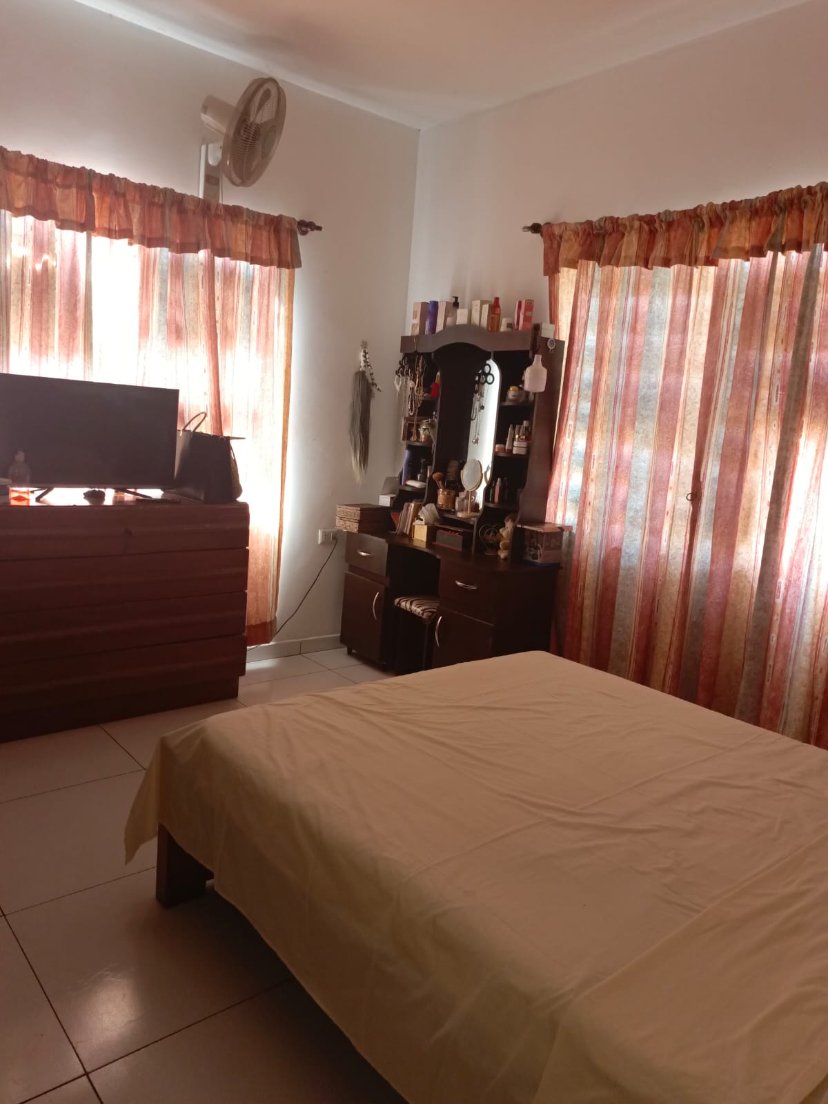 CASA EN VENTA - INMUEBLE NUMERO 128