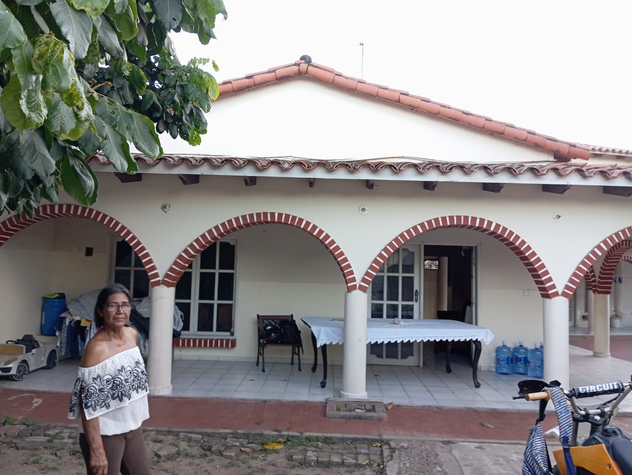 CASA EN VENTA EN EL CENTRO DE WARNES - INMUEBLE NUMERO 132