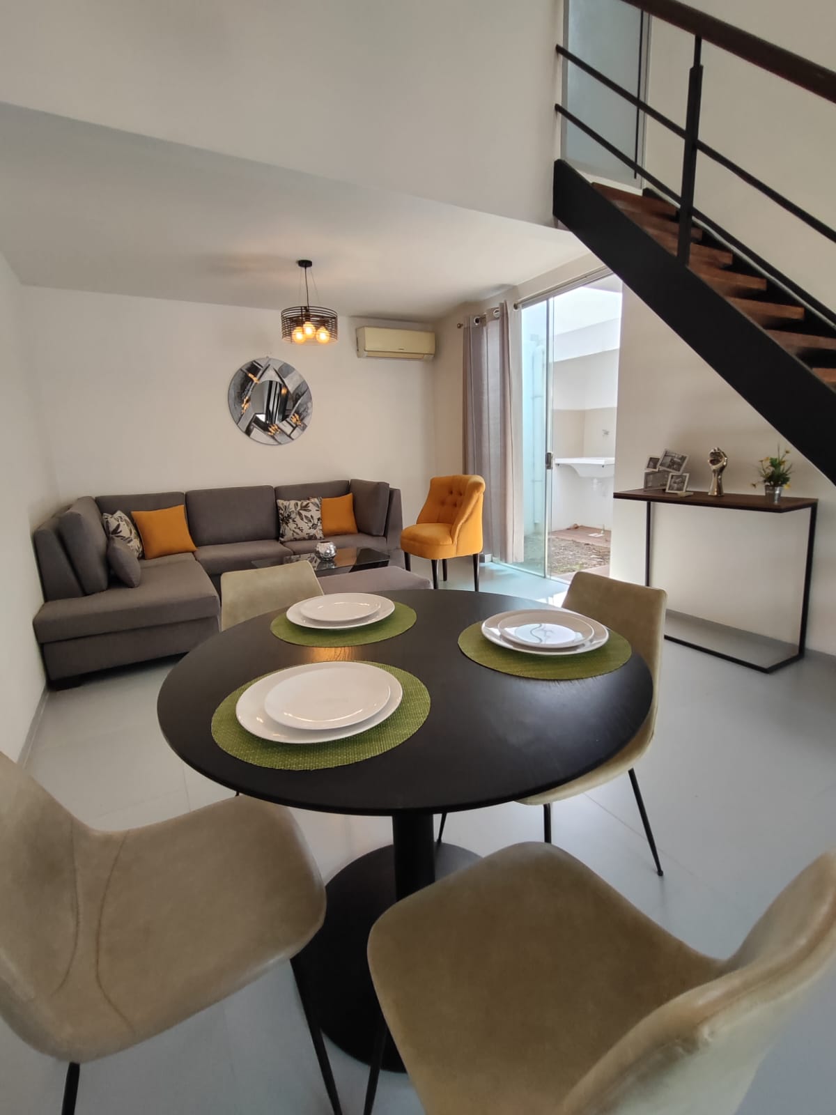 DUPLEX EN VENTA ZONA NORTE DE 2 DORMITORIOS + ESTUDIO - INMUEBLE NUMERO 165