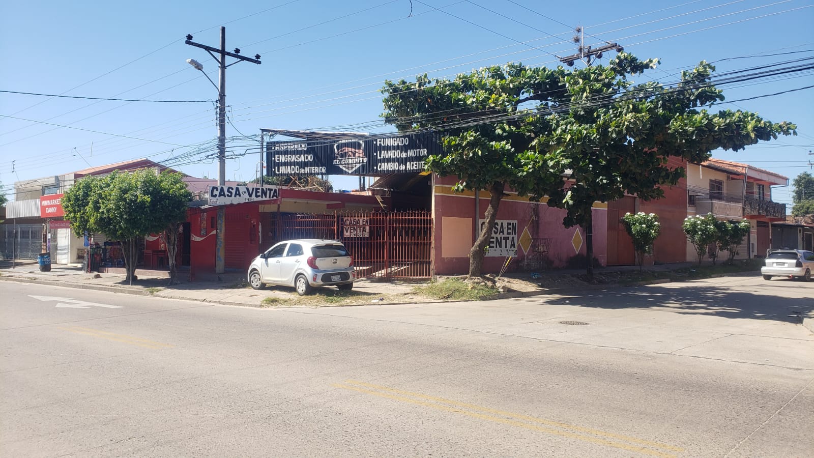 CASA SOBRE AVENIDA RADIAL 16 ½ CON TIENDAS Y CUARTOS PARA ALQUILER EN VENTA - INMUEBLE NUMERO 215