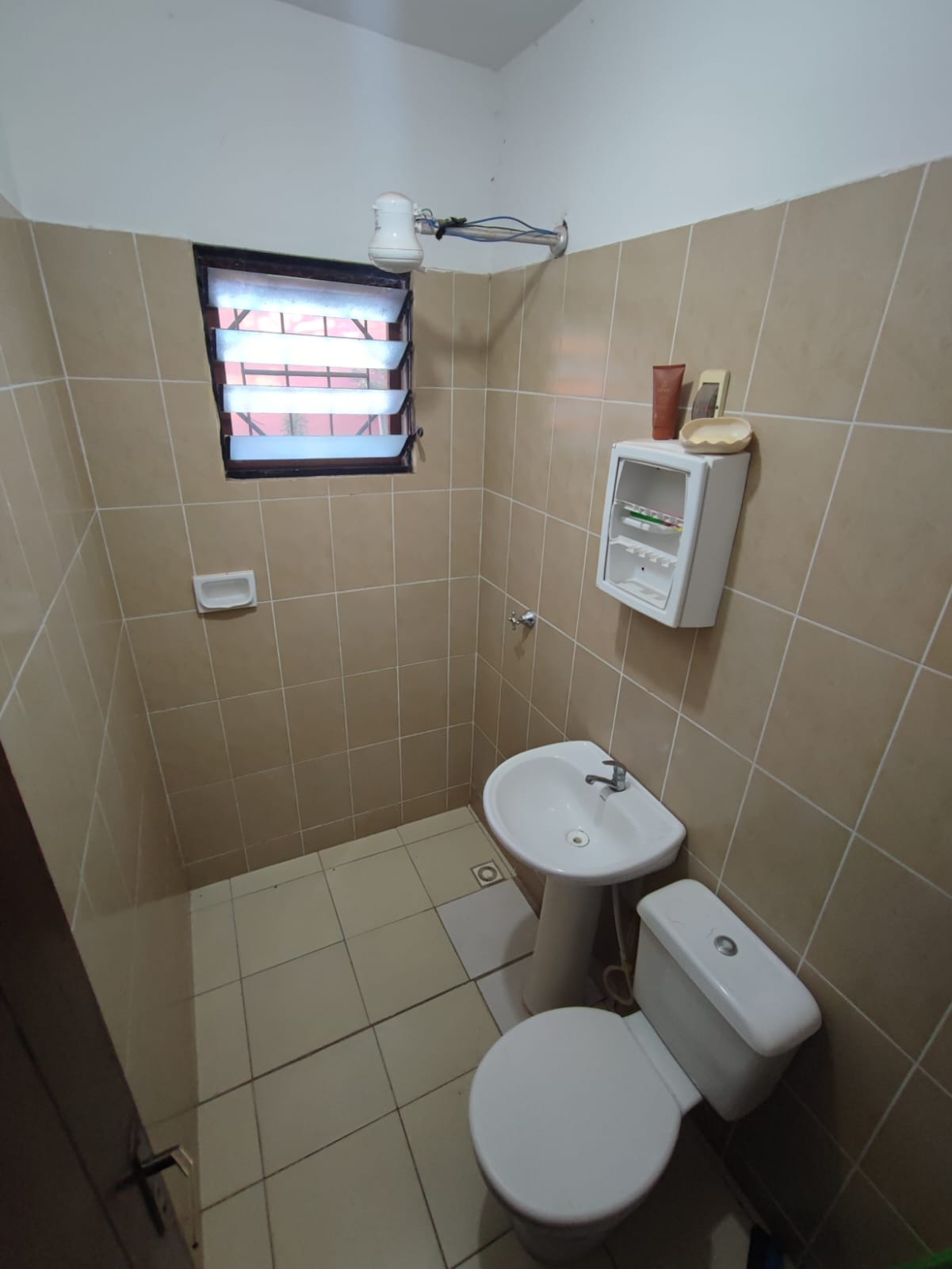 CASA EN VENTA DENTRO DE CONDOMINIO ZONA ESTE - INMUEBLE NUMERO 275