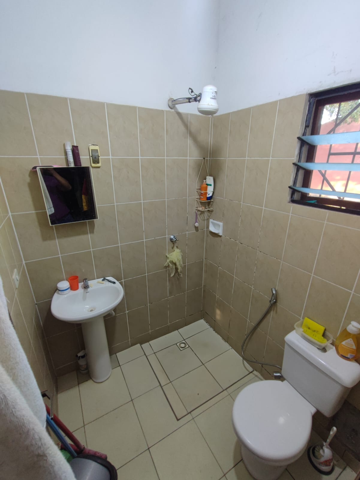 CASA EN VENTA DENTRO DE CONDOMINIO ZONA ESTE - INMUEBLE NUMERO 275