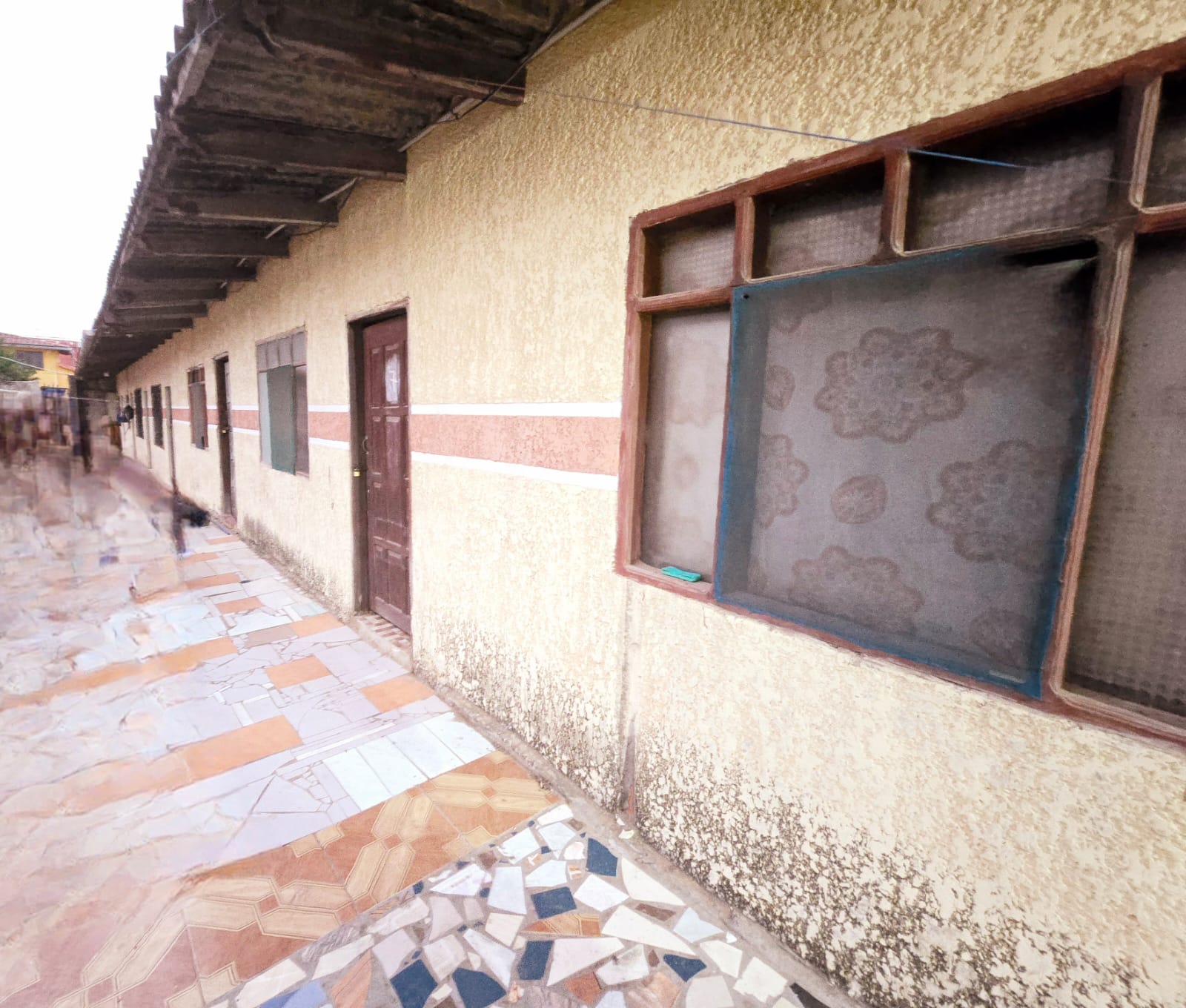 CASA COMERCIAL EN VENTA, SOBRE AVENIDA LUJAN - INMUEBLE NUMERO 304