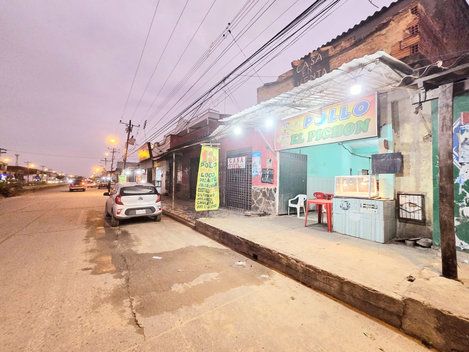CASA COMERCIAL EN VENTA, SOBRE AVENIDA LUJAN - INMUEBLE NUMERO 304