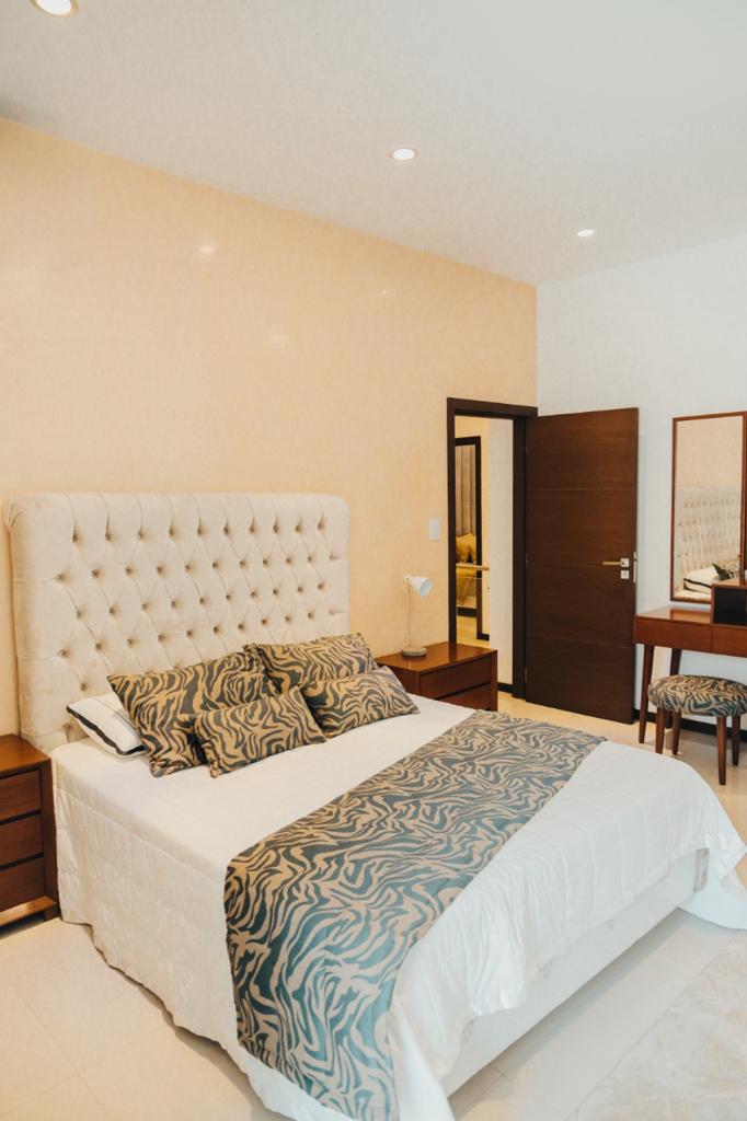 CASA DE LUJO DE 4 DORMITORIOS EN VENTA ZONA NORTE DENTRO DE CONDOMINIO - INMUEBLE NUMERO 317