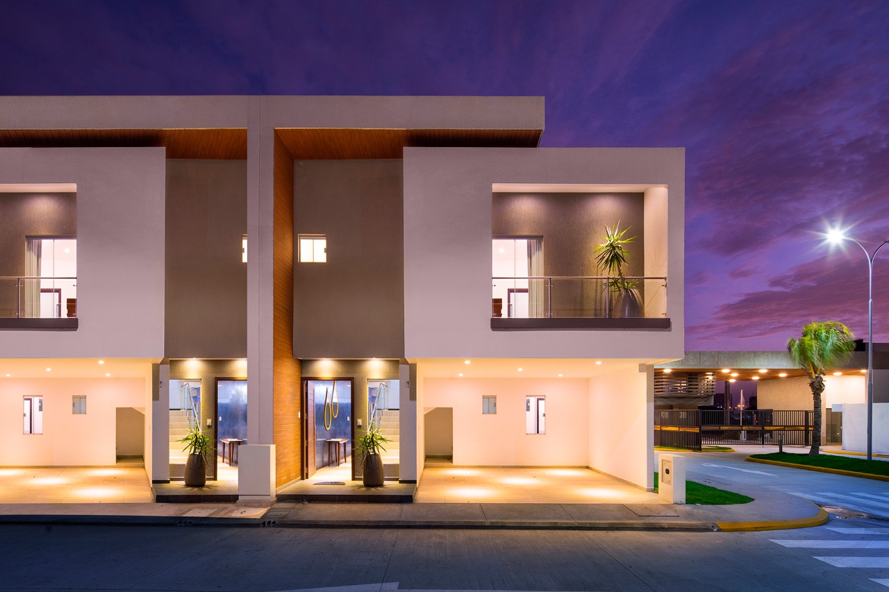 CASA DE LUJO DE 4 DORMITORIOS EN VENTA ZONA NORTE DENTRO DE CONDOMINIO - INMUEBLE NUMERO 317