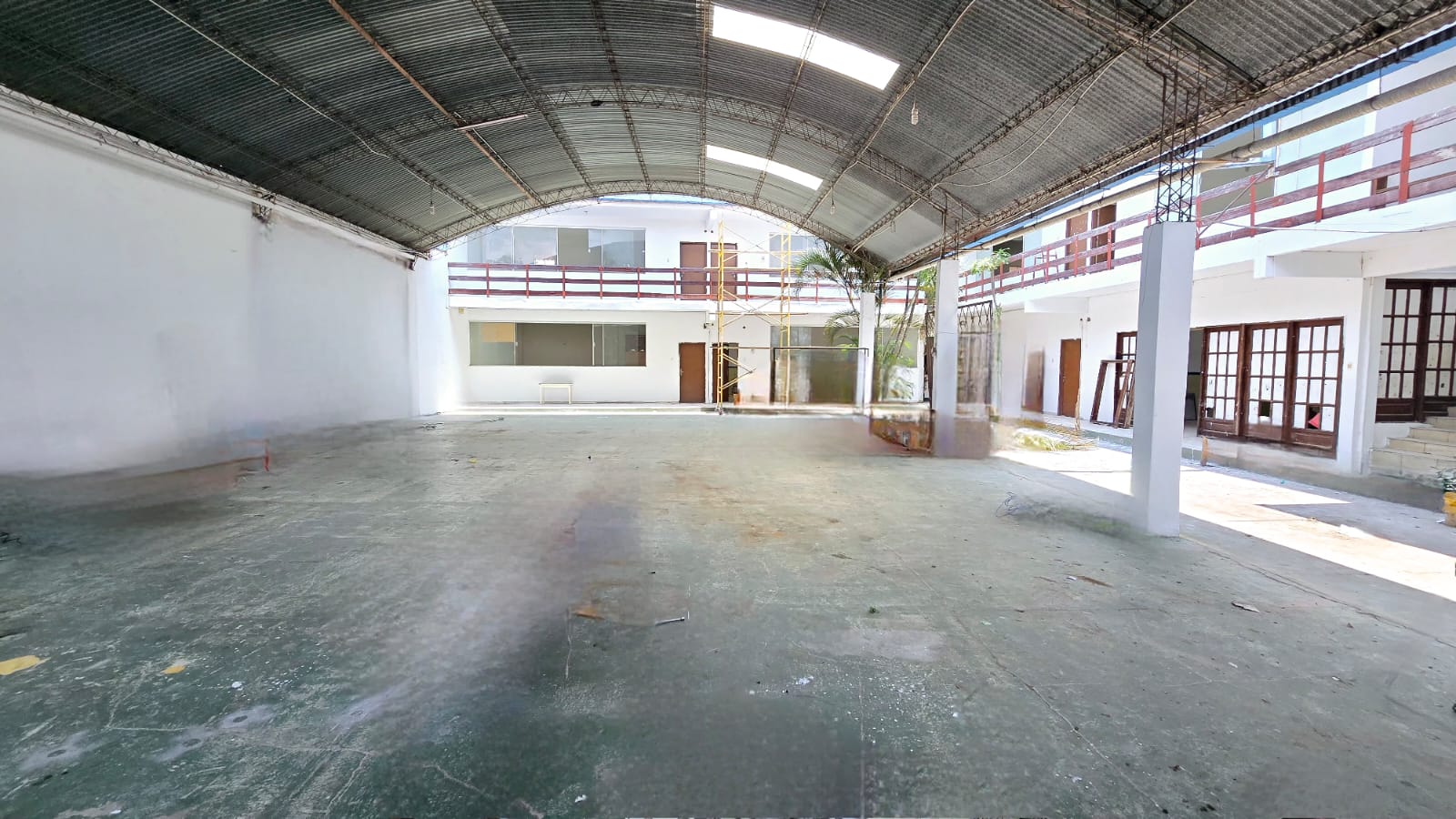 GALPON CON OFICINAS EN VENTA ZONA SUR - INMUEBLE NUMERO 394