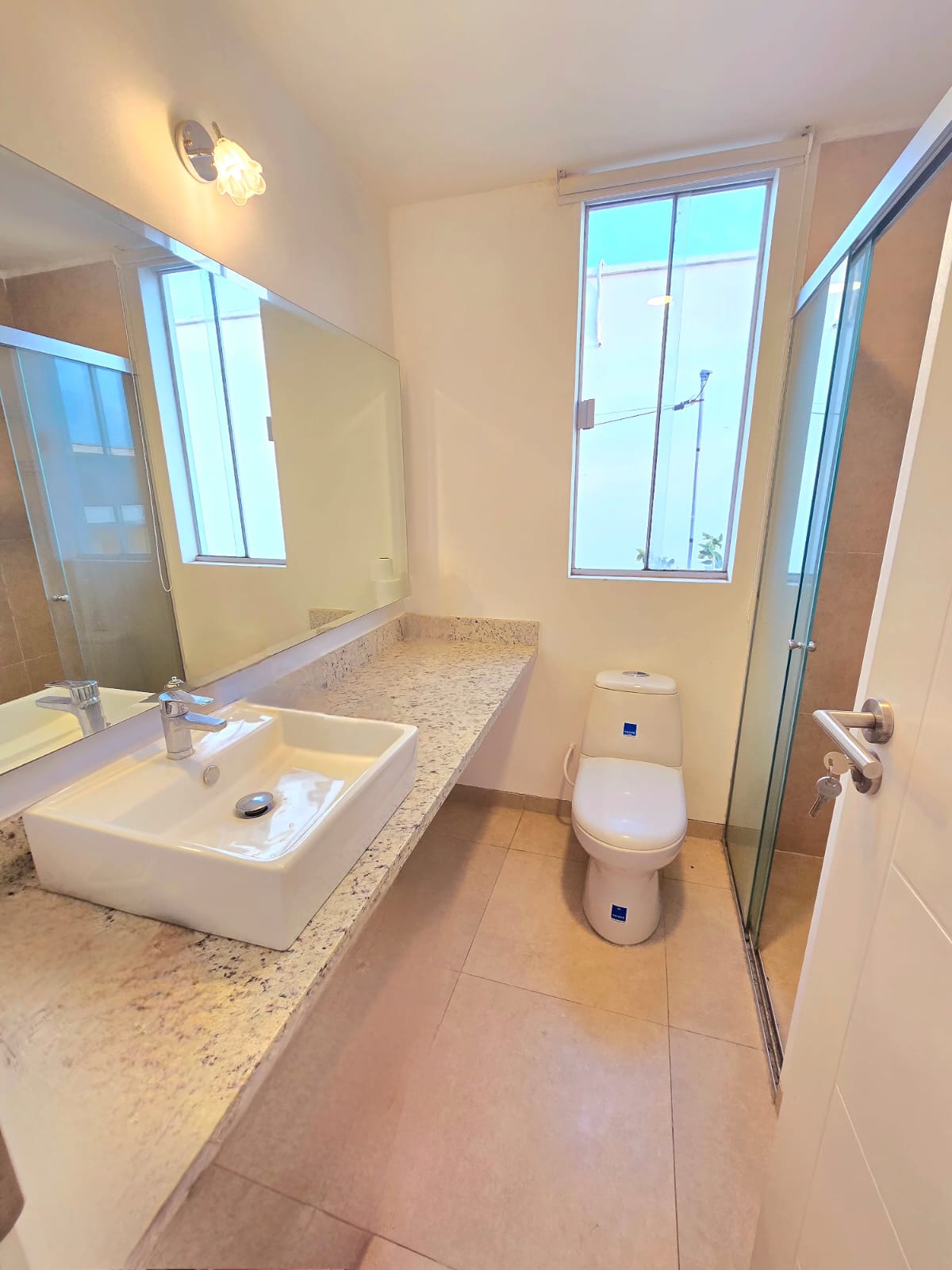 HERMOSA CASA EN VENTA EN URUBO - INMUEBLE NUMERO 437