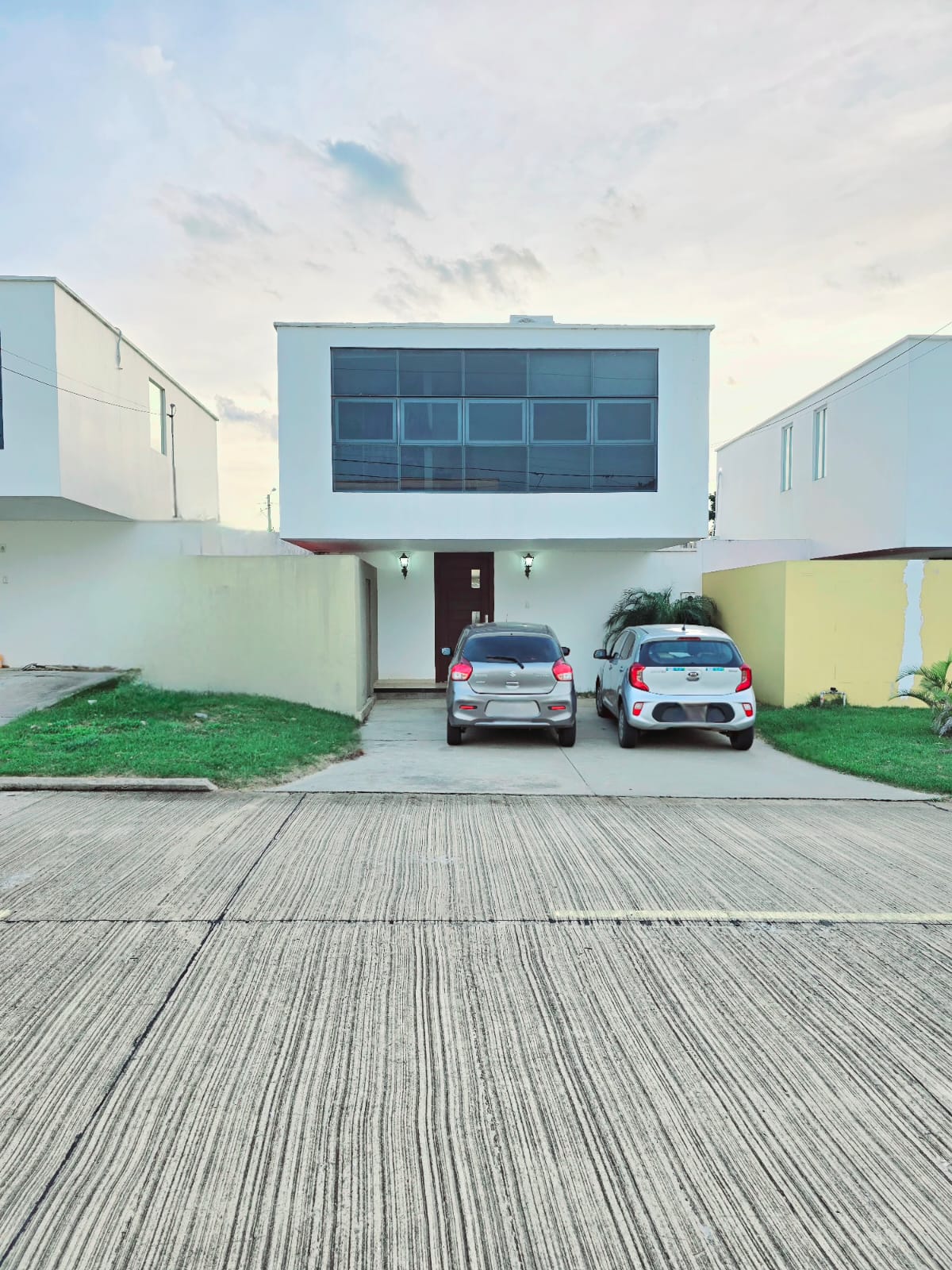 HERMOSA CASA EN VENTA EN URUBO - INMUEBLE NUMERO 437
