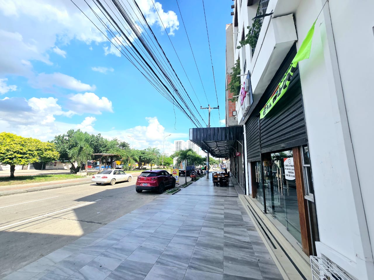 CASA COMERCIAL CON TIENDA EN VENTA SOBRE AVENIDA - INMUEBLE NUMERO 497