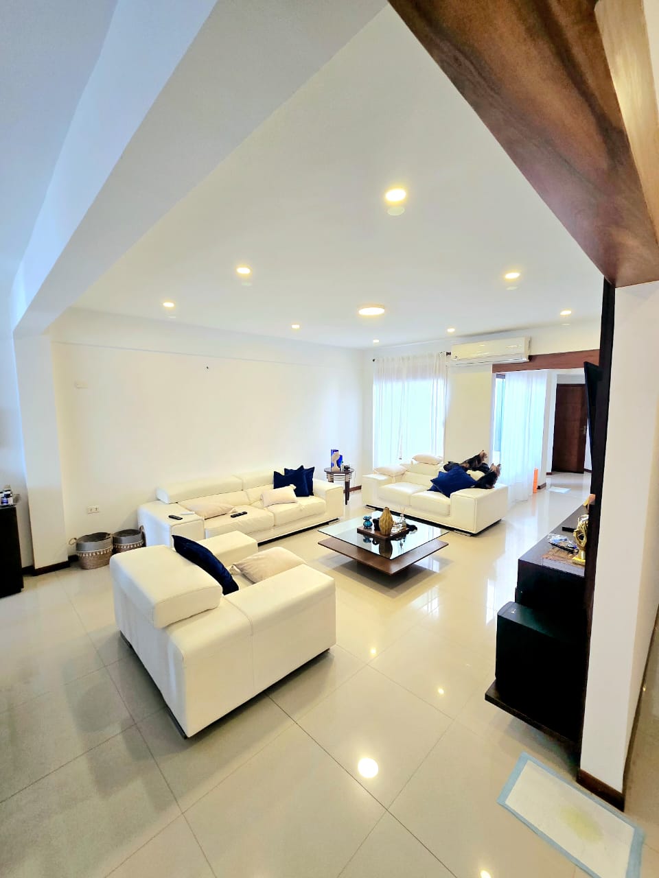 CASA COMERCIAL CON TIENDA EN VENTA SOBRE AVENIDA - INMUEBLE NUMERO 497