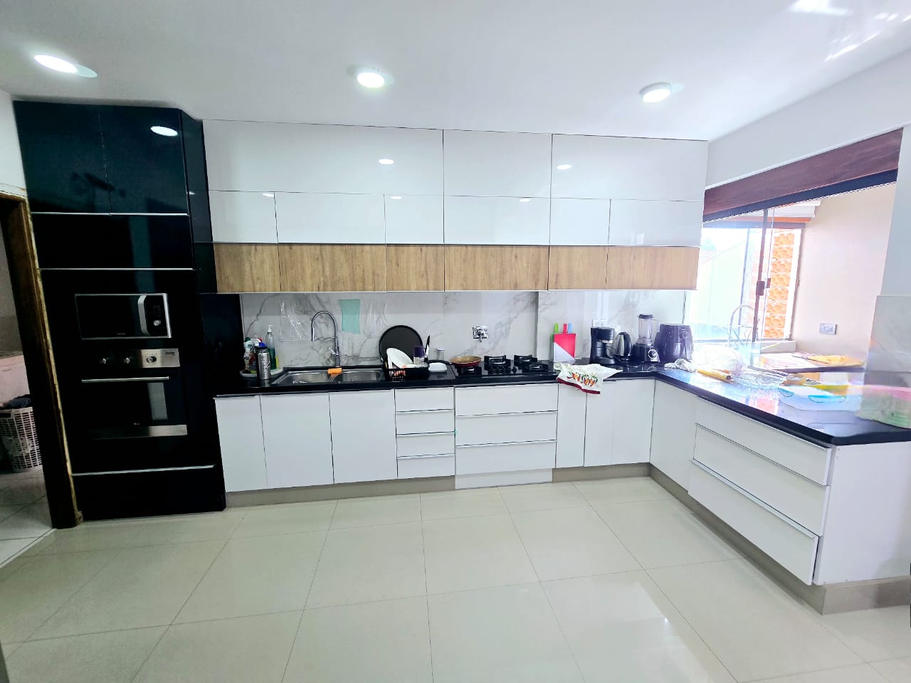 CASA COMERCIAL CON TIENDA EN VENTA SOBRE AVENIDA - INMUEBLE NUMERO 497