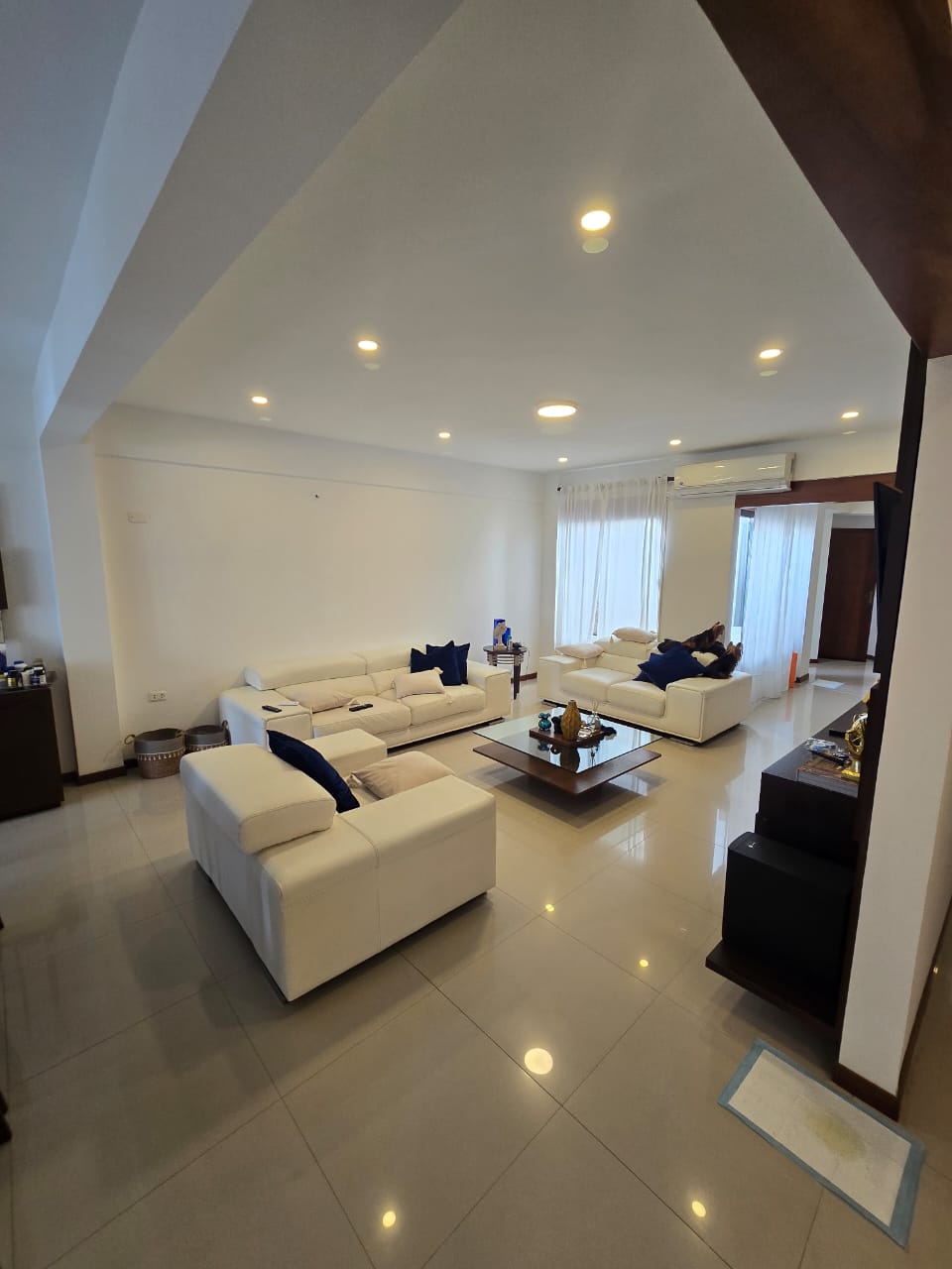 CASA COMERCIAL CON TIENDA EN VENTA SOBRE AVENIDA - INMUEBLE NUMERO 497