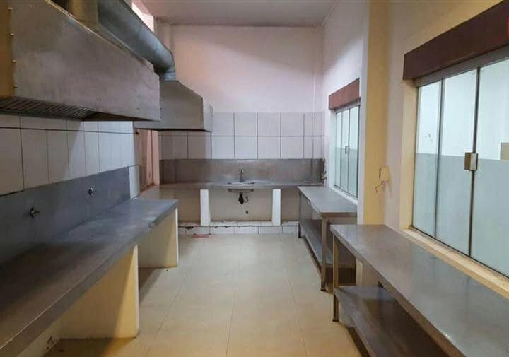 CASA COMERCIAL CON TIENDA EN VENTA SOBRE AVENIDA - INMUEBLE NUMERO 497