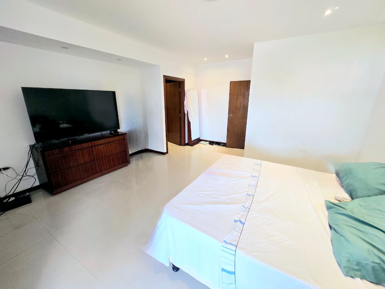CASA COMERCIAL CON TIENDA EN VENTA SOBRE AVENIDA - INMUEBLE NUMERO 497