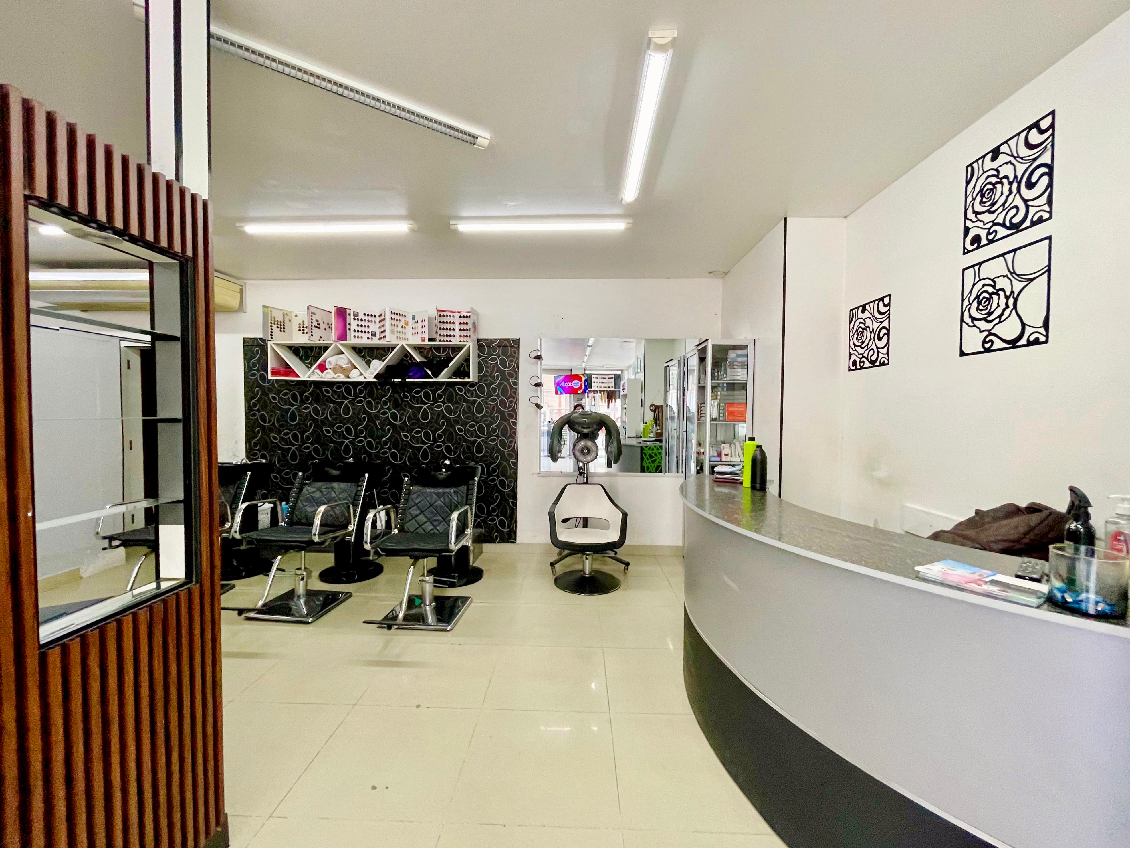 LOCAL COMERCIAL EN ALQUILER SOBRE AVENIDA - INMUEBLE NUMERO 534