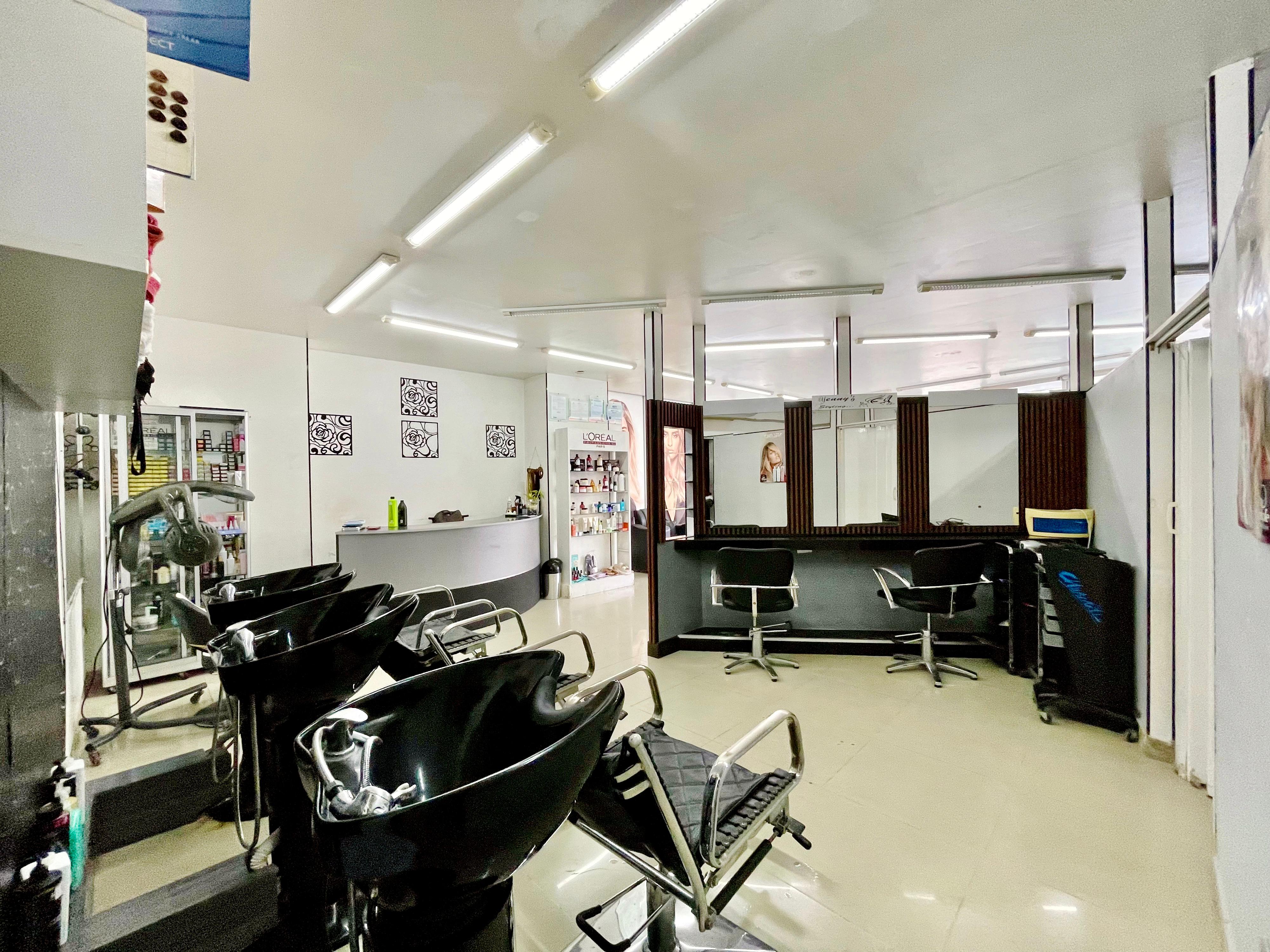 LOCAL COMERCIAL EN ALQUILER SOBRE AVENIDA - INMUEBLE NUMERO 534