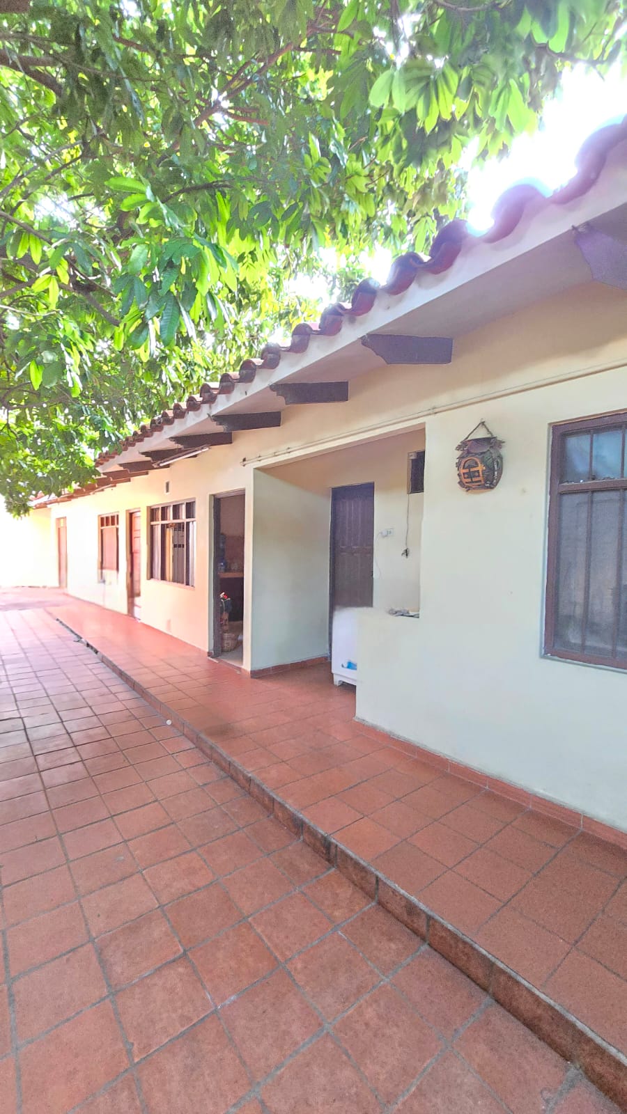 CASA COMERCIAL EN VENTA A 3 CUADRAS DEL COMERCIAL CHIRIGUANO - INMUEBLE NUMERO 529