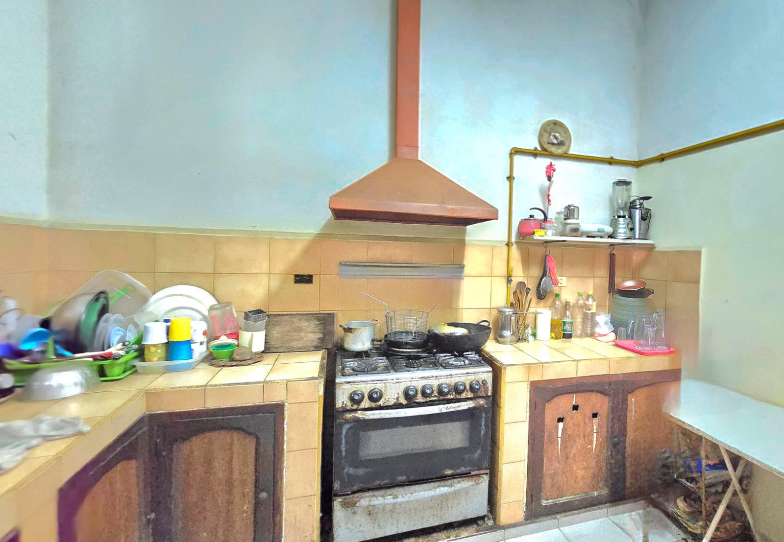 CASA COMERCIAL EN VENTA A 3 CUADRAS DEL COMERCIAL CHIRIGUANO - INMUEBLE NUMERO 529