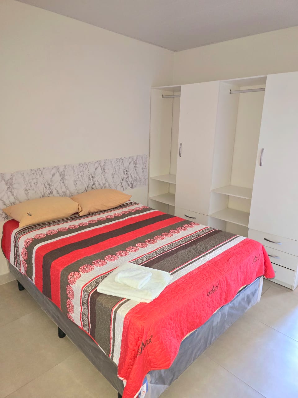 DEPARTAMENTO AMOBLADO EN ANTICRETICO DE 4 DORMITORIOS - INMUEBLE NUMERO 546