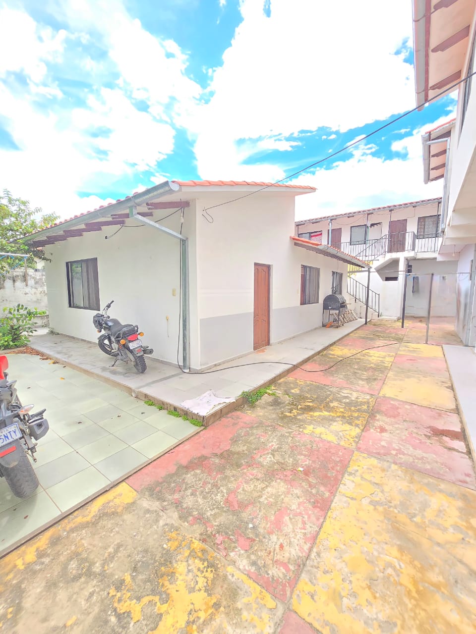 CASA COMERCIAL EN VENTA ZONA OESTE - INMUEBLE NUMERO 568
