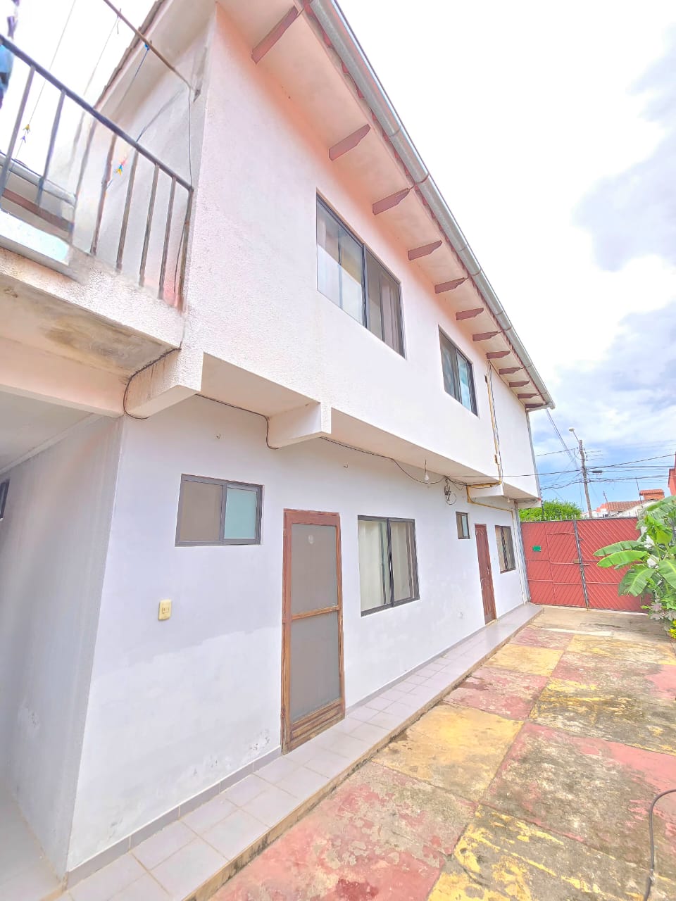 CASA COMERCIAL EN VENTA ZONA OESTE - INMUEBLE NUMERO 568