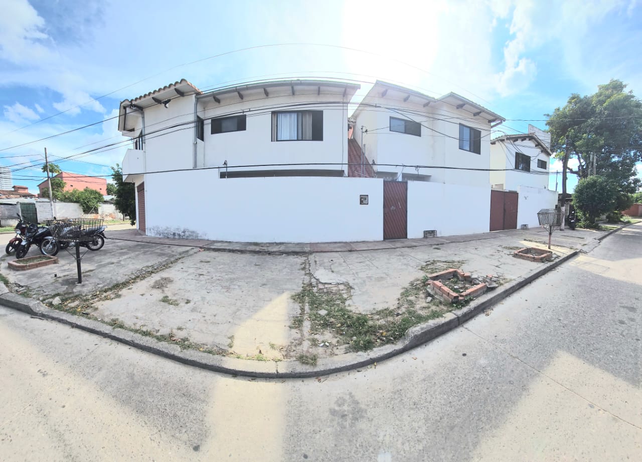 CASA COMERCIAL EN VENTA ZONA OESTE - INMUEBLE NUMERO 568