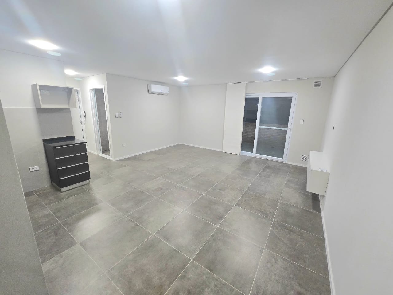 DEPARTAMENTO EN ALQUILER DE 2 DORMITORIOS ZONA NORTE 8VO ANILLO - INMUEBLE NUMERO 610