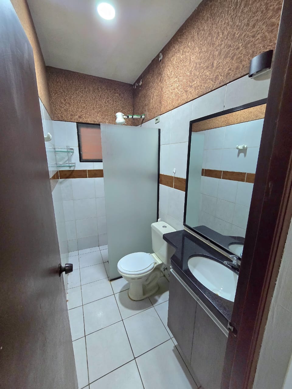 CASA EN ANTICRETICO DE 3 DORMITORIOS EN CONDOMINIO ZONA SUR SIN DEUDAS - INMUEBLE NUMERO 654