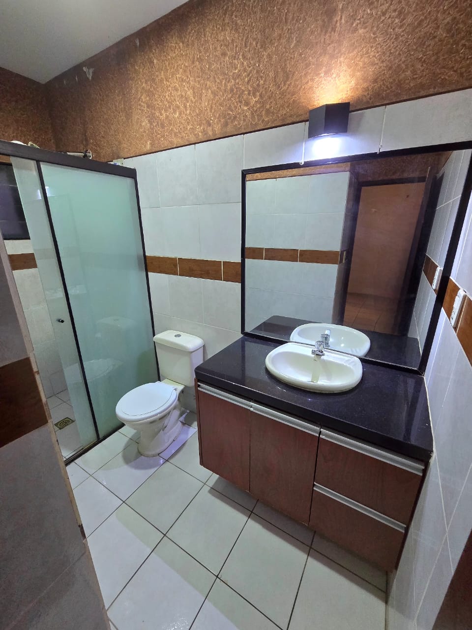 CASA EN ANTICRETICO DE 3 DORMITORIOS EN CONDOMINIO ZONA SUR SIN DEUDAS - INMUEBLE NUMERO 654