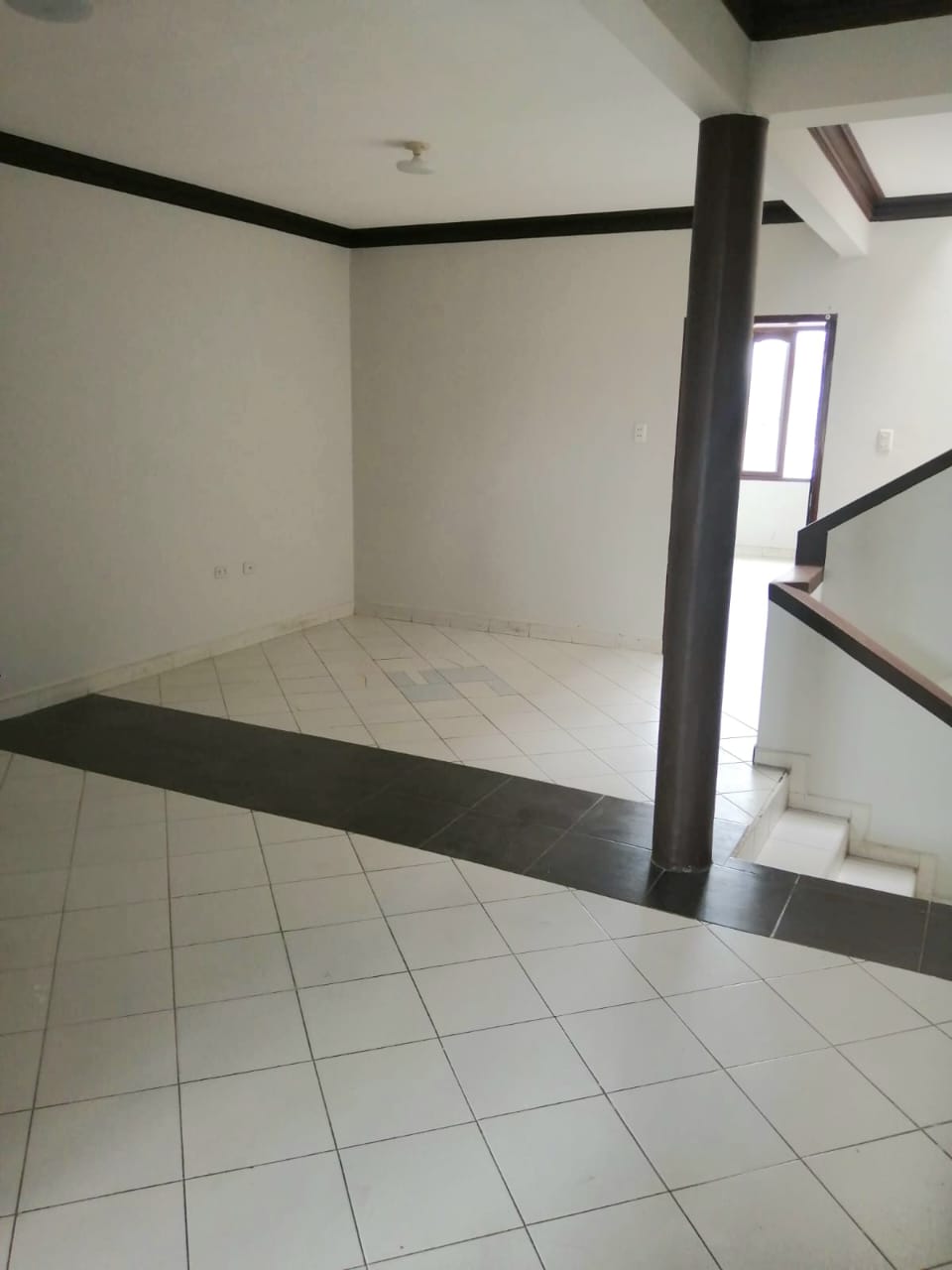 CASA EN VENTA DE 4 DORMITORIOS ZONA MERCADO MUTUALISTA - INMUEBLE NUMERO 660