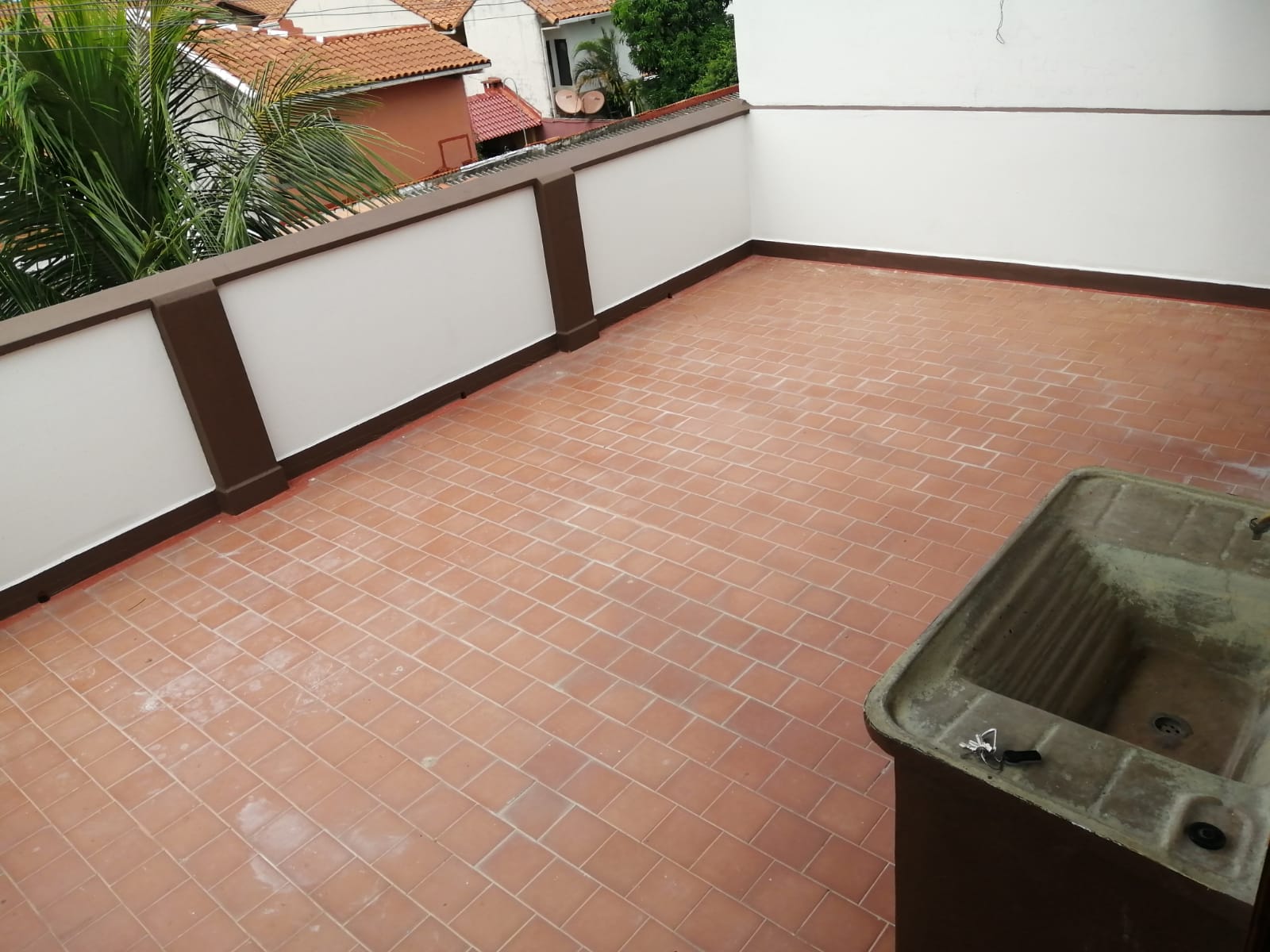 CASA EN VENTA DE 4 DORMITORIOS ZONA MERCADO MUTUALISTA - INMUEBLE NUMERO 660