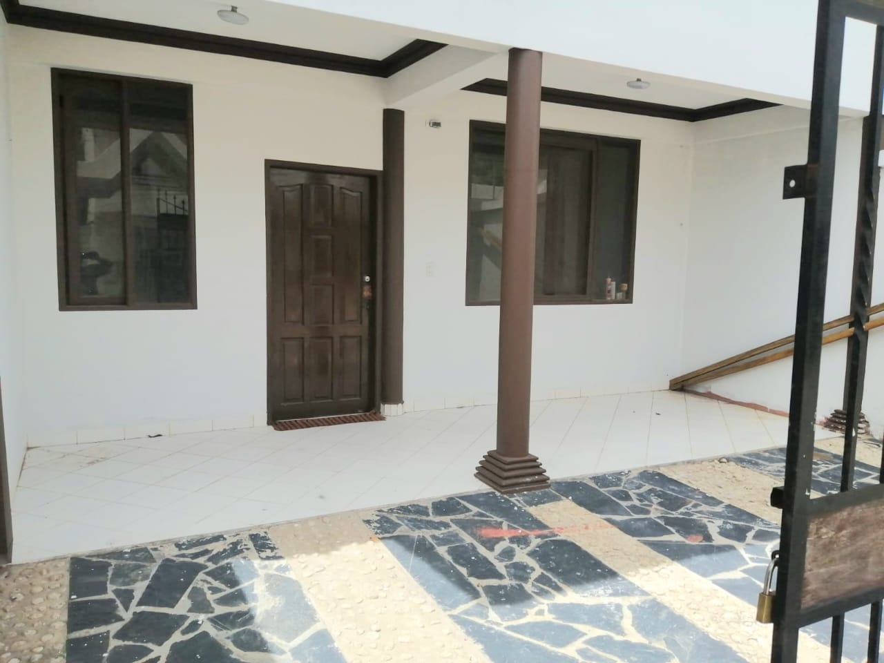 CASA EN VENTA DE 4 DORMITORIOS ZONA MERCADO MUTUALISTA - INMUEBLE NUMERO 660