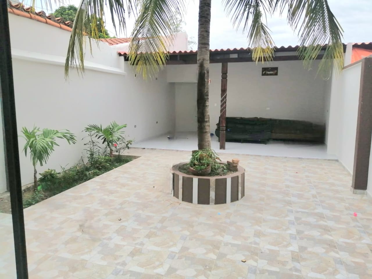CASA EN VENTA DE 4 DORMITORIOS ZONA MERCADO MUTUALISTA - INMUEBLE NUMERO 660