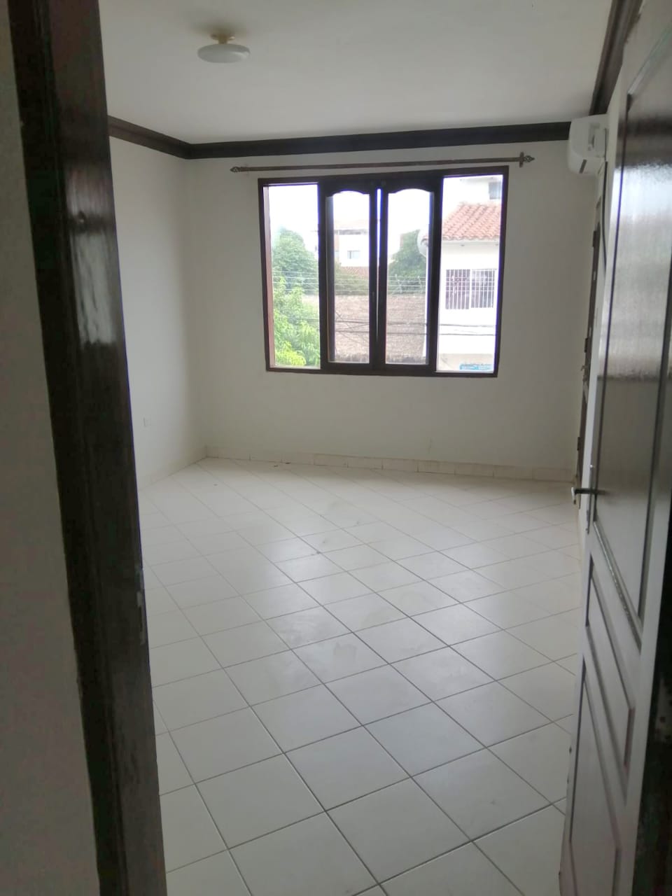 CASA EN VENTA DE 4 DORMITORIOS ZONA MERCADO MUTUALISTA - INMUEBLE NUMERO 660