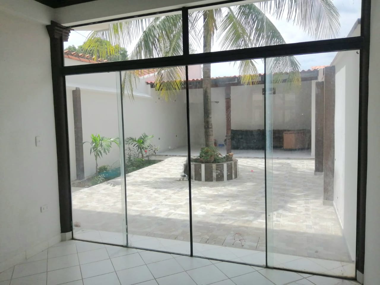 CASA EN VENTA DE 4 DORMITORIOS ZONA MERCADO MUTUALISTA - INMUEBLE NUMERO 660