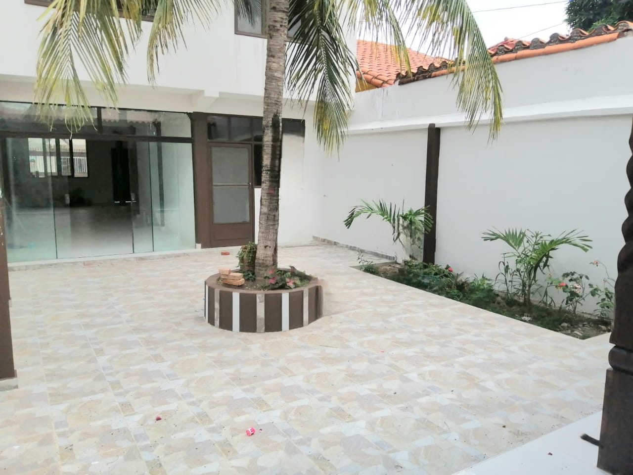 CASA EN VENTA DE 4 DORMITORIOS ZONA MERCADO MUTUALISTA - INMUEBLE NUMERO 660