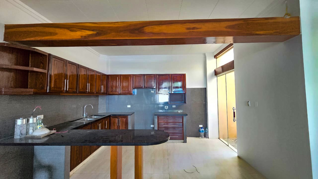 CASA COMERCIAL CON GALPÓN SOBRE AVENIDA EN VENTA - INMUEBLE NUMERO 662