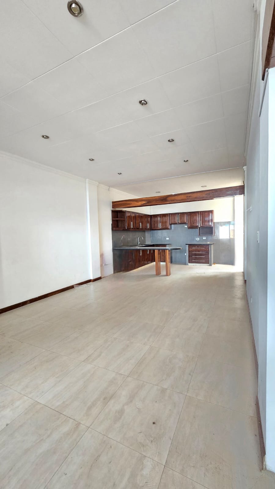 CASA COMERCIAL CON GALPÓN SOBRE AVENIDA EN VENTA - INMUEBLE NUMERO 662