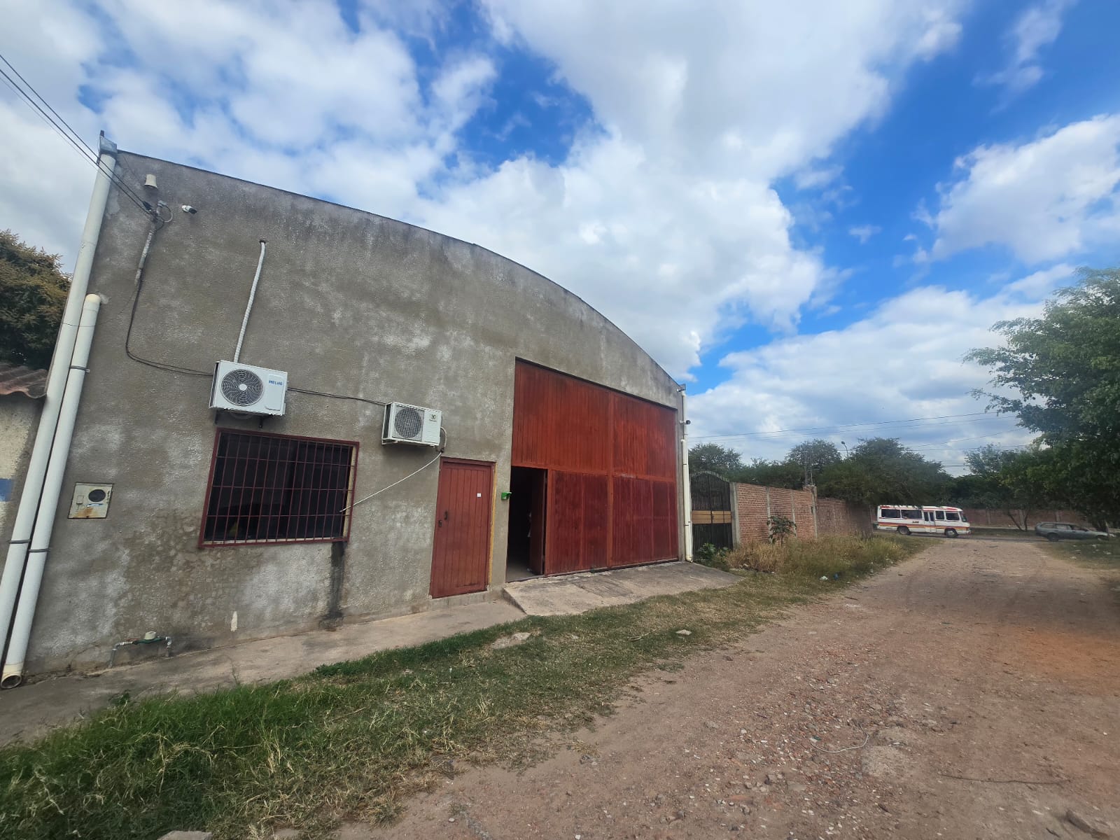 GALPON EN VENTA ZONA ESTE - INMUEBLE NUMERO 699