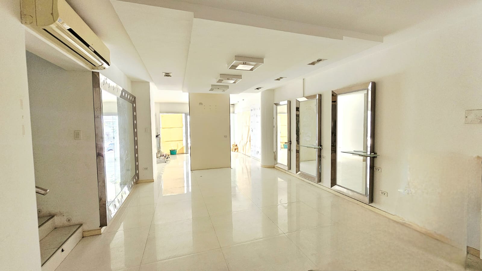 LOCAL COMERCIAL EN ANTICRETICO EN EQUIPETROL - INMUEBLE NUMERO 709