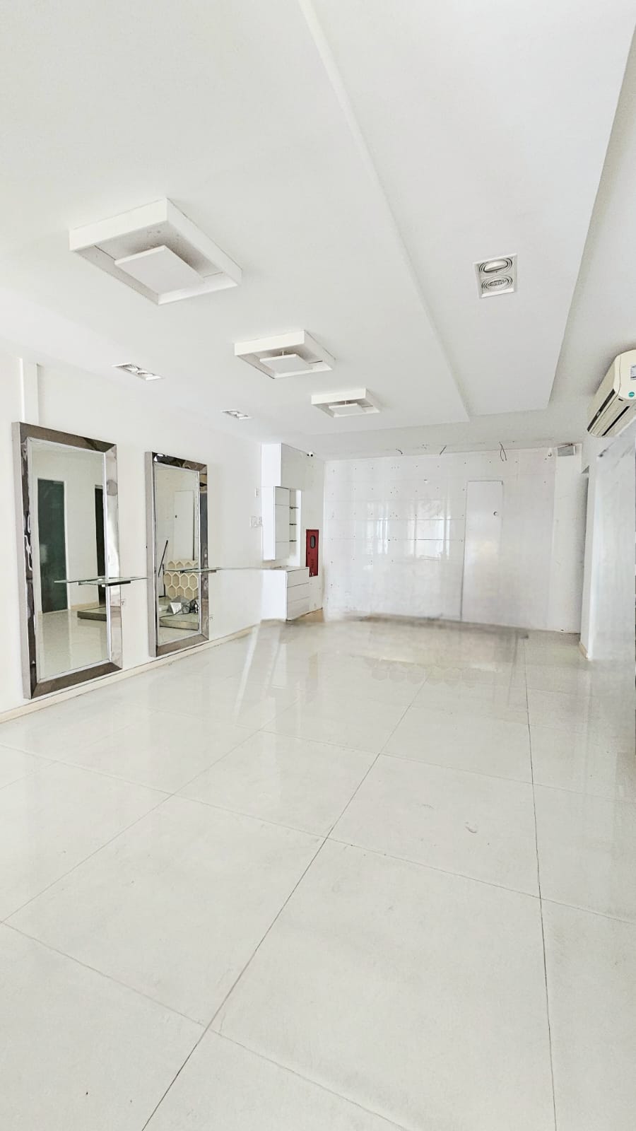 LOCAL COMERCIAL EN ANTICRETICO EN EQUIPETROL - INMUEBLE NUMERO 709
