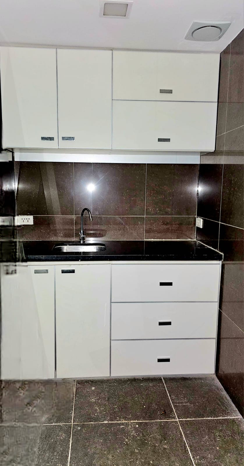 LOCAL COMERCIAL EN VENTA EN EQUIPETROL - INMUEBLE NUMERO 710